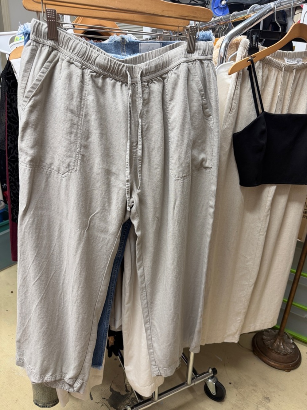 Splendid Beige Linen Blend Elastic Drawstring Capris